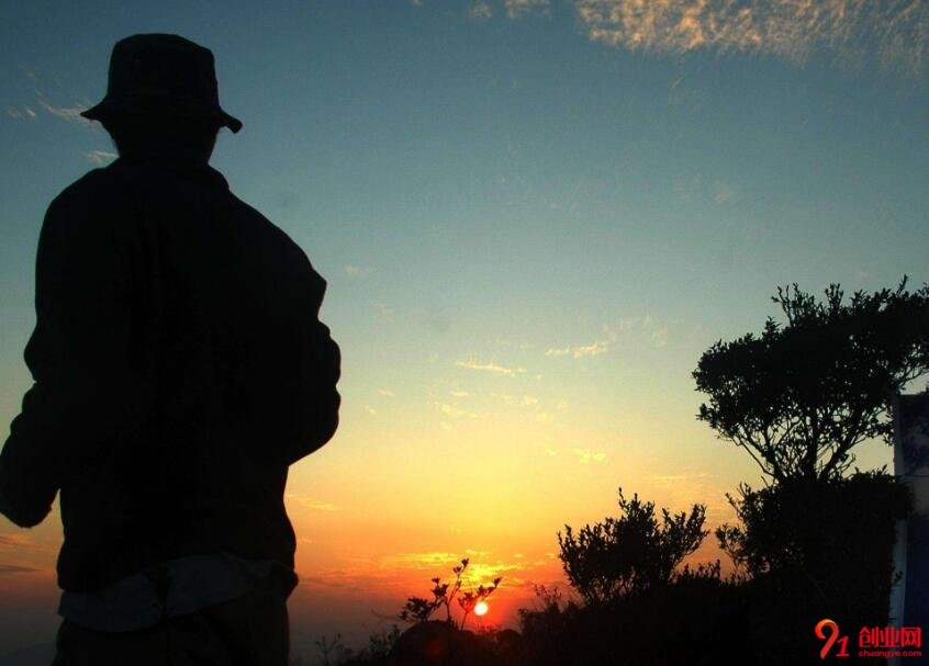 校长投资户外用品,开启创业之路